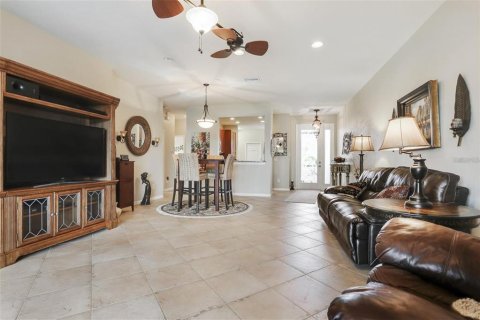 House in Wimauma, Florida 3 bedrooms, 141.12 sq.m. № 2378142 - photo 8