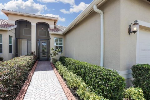 House in Wimauma, Florida 3 bedrooms, 141.12 sq.m. № 2378142 - photo 2