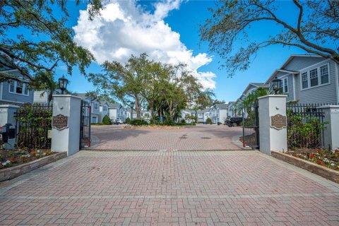 Condominio en venta en Tampa, Florida, 3 dormitorios, 162.95 m2 № 1557724 - foto 2