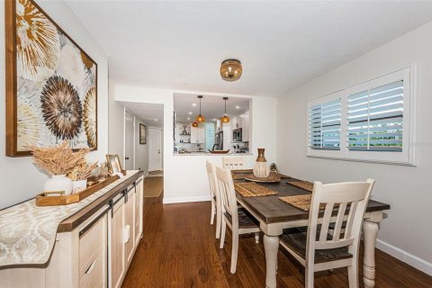 Condo in South Pasadena, Florida, 2 bedrooms  № 1793986 - photo 15