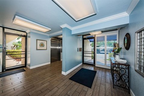 Condo in South Pasadena, Florida, 2 bedrooms  № 1793986 - photo 9