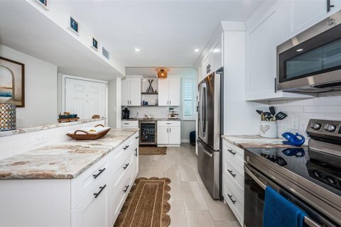 Condo in South Pasadena, Florida, 2 bedrooms  № 1793986 - photo 12