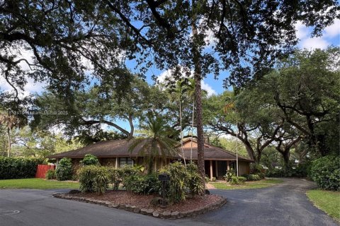Купить виллу или дом в Дания-Бич, Флорида 5 спален, 292.46м2, № 1959958 - фото 1