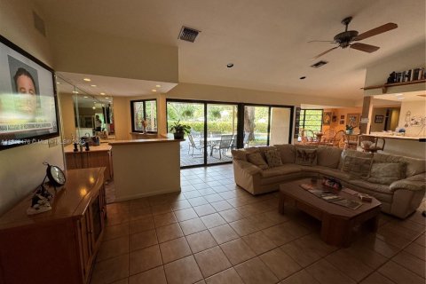 Купить виллу или дом в Дания-Бич, Флорида 5 спален, 292.46м2, № 1959958 - фото 9