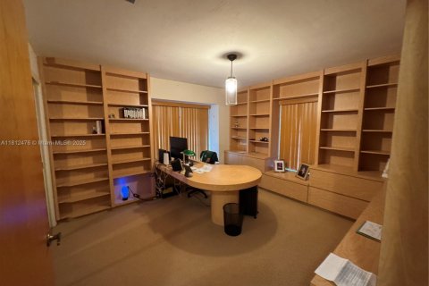 Купить виллу или дом в Дания-Бич, Флорида 5 спален, 292.46м2, № 1959958 - фото 22