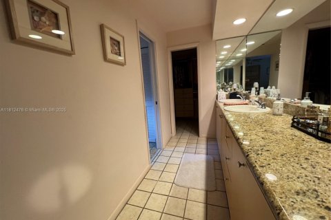 Купить виллу или дом в Дания-Бич, Флорида 5 спален, 292.46м2, № 1959958 - фото 23