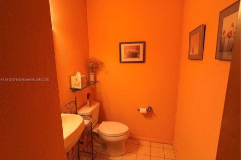 Купить виллу или дом в Дания-Бич, Флорида 5 спален, 292.46м2, № 1959958 - фото 28