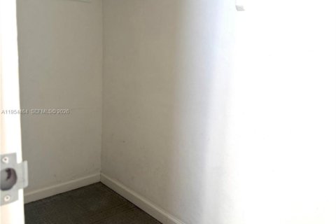 Condominio en alquiler en Hollywood, Florida, 1 dormitorio, 84.17 m2 № 2008350 - foto 10