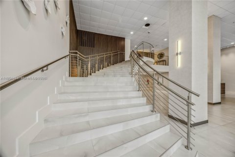 Condominio en alquiler en Hollywood, Florida, 1 dormitorio, 84.17 m2 № 2008350 - foto 3