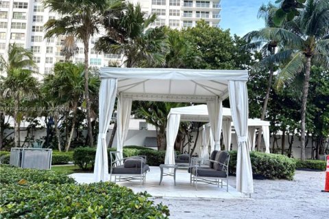 Condominio en alquiler en Hollywood, Florida, 1 dormitorio, 84.17 m2 № 2008350 - foto 23