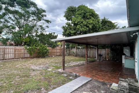 Villa ou maison à vendre à Hollywood, Floride: 4 chambres, 119.75 m2 № 1953083 - photo 22