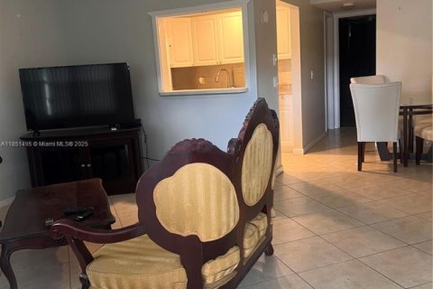 Condo in Deerfield Beach, Florida, 1 bedroom  № 1857516 - photo 11