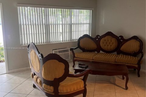 Condo in Deerfield Beach, Florida, 1 bedroom  № 1857516 - photo 10