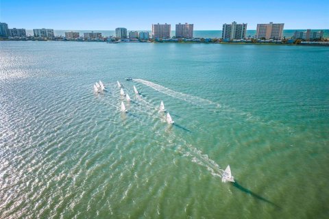 Condo in Belleair, Florida, 3 bedrooms № 2116193 - photo 30