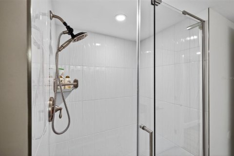 Condo in Belleair, Florida, 3 bedrooms № 2116193 - photo 23