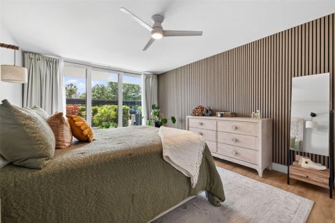 Condo in Belleair, Florida, 3 bedrooms № 2116193 - photo 15