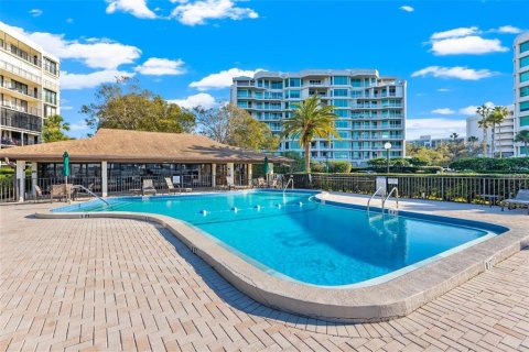 Condo in Belleair, Florida, 3 bedrooms № 2116193 - photo 28