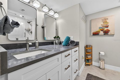 Condo in Belleair, Florida, 3 bedrooms № 2116193 - photo 22