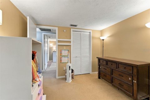 House in Tampa, Florida 4 bedrooms, 172.15 sq.m. № 2398714 - photo 24
