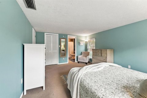 House in Tampa, Florida 4 bedrooms, 172.15 sq.m. № 2398714 - photo 21