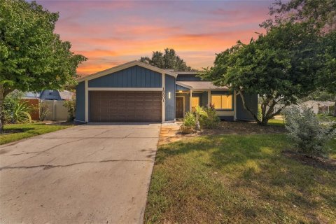 House in Tampa, Florida 4 bedrooms, 172.15 sq.m. № 2398714 - photo 2
