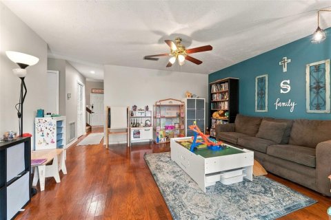 House in Tampa, Florida 4 bedrooms, 172.15 sq.m. № 2398714 - photo 14