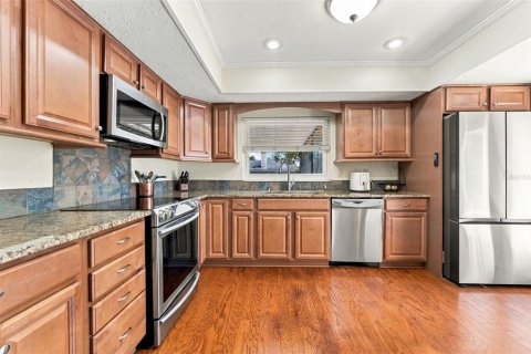 House in Tampa, Florida 4 bedrooms, 172.15 sq.m. № 2398714 - photo 16