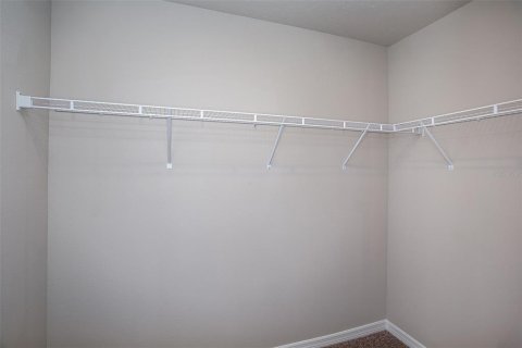 House in Winter Haven, Florida 4 bedrooms, 189.43 sq.m. № 1913296 - photo 17
