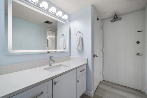 Condominio en venta en Clearwater, Florida, 2 dormitorios, 110.18 m2 № 1849839 - foto 15