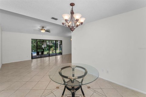 House in Palm Harbor, Florida 3 bedrooms, 135.54 sq.m. № 1773717 - photo 20