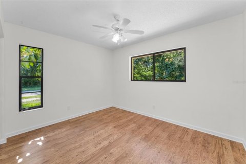 House in Palm Harbor, Florida 3 bedrooms, 135.54 sq.m. № 1773717 - photo 28
