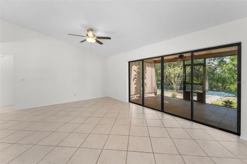 House in Palm Harbor, Florida 3 bedrooms, 135.54 sq.m. № 1773717 - photo 14
