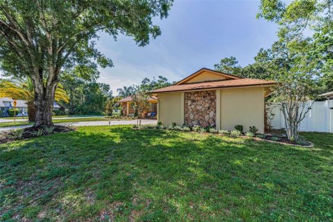 House in Palm Harbor, Florida 3 bedrooms, 135.54 sq.m. № 1773717 - photo 5