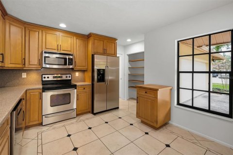 House in Palm Harbor, Florida 3 bedrooms, 135.54 sq.m. № 1773717 - photo 10
