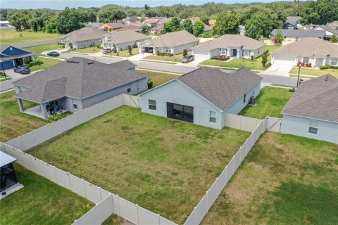 House in Winter Haven, Florida 3 bedrooms, 137.31 sq.m. № 1875851 - photo 3