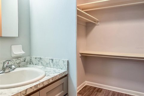 Adosado en venta en Tampa, Florida, 2 dormitorios, 99.78 m2 № 1886176 - foto 16