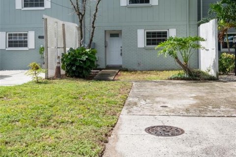 Adosado en venta en Tampa, Florida, 2 dormitorios, 99.78 m2 № 1886176 - foto 2