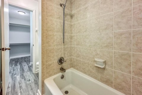 Adosado en venta en Tampa, Florida, 2 dormitorios, 99.78 m2 № 1886176 - foto 17