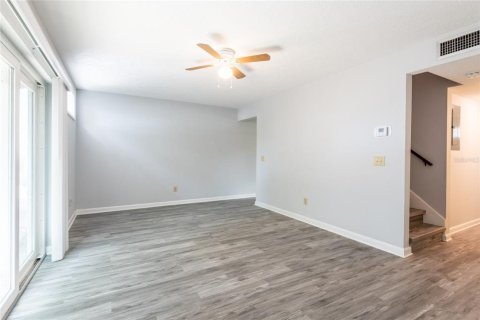 Adosado en venta en Tampa, Florida, 2 dormitorios, 99.78 m2 № 1886176 - foto 12