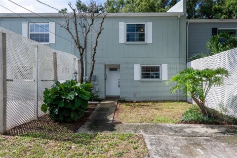 Adosado en venta en Tampa, Florida, 2 dormitorios, 99.78 m2 № 1886176 - foto 1