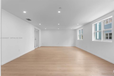 Touwnhouse à louer à Fort Lauderdale, Floride: 4 chambres, 190.45 m2 № 2170704 - photo 2