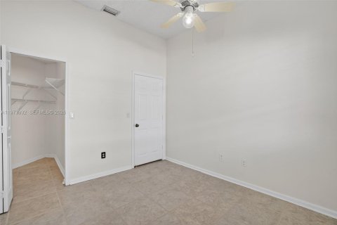 Купить виллу или дом в Хомстед, Флорида 4 спальни, 168.62м2, № 2033569 - фото 27