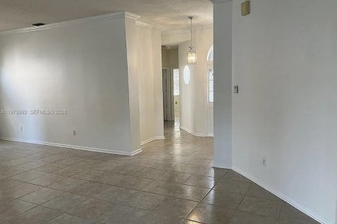 Купить виллу или дом в Хомстед, Флорида 4 спальни, 168.62м2, № 2033569 - фото 6