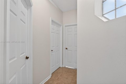 Купить виллу или дом в Хомстед, Флорида 4 спальни, 168.62м2, № 2033569 - фото 28