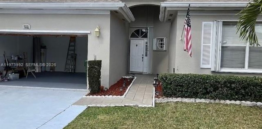 Дом в Хомстед, Флорида 4 спальни, 168.62м2 № 2033569