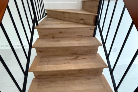 House in Miami, Florida 3 bedrooms, 139.35 sq.m. № 2067795 - photo 14