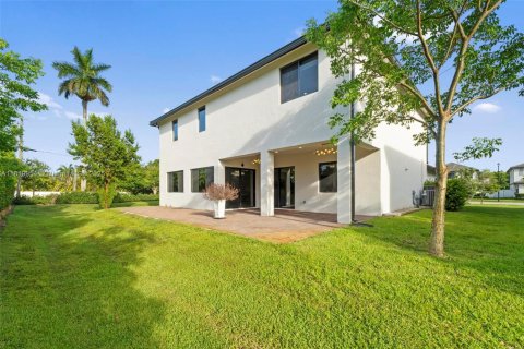 House in Davie, Florida 5 bedrooms, 381.46 sq.m. № 1784050 - photo 7