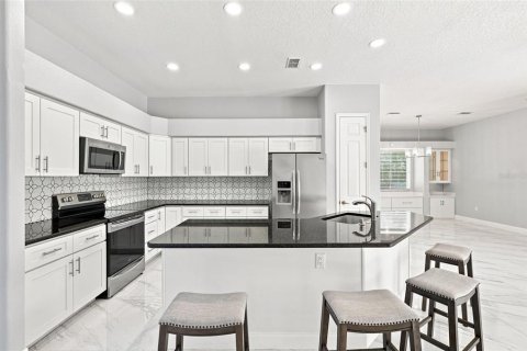 House in Spring Hill, Florida 4 bedrooms, 186.55 sq.m. № 2347077 - photo 4