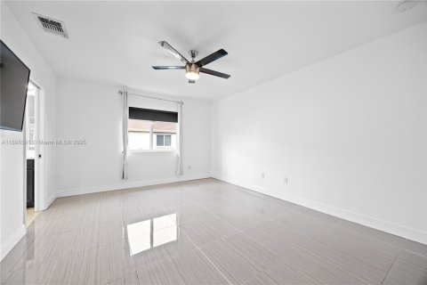 Купить таунхаус в Майами-Гарденс, Флорида 3 спальни, 147.62м2, № 1947685 - фото 26