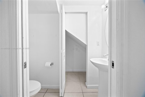 Купить таунхаус в Майами-Гарденс, Флорида 3 спальни, 147.62м2, № 1947685 - фото 16